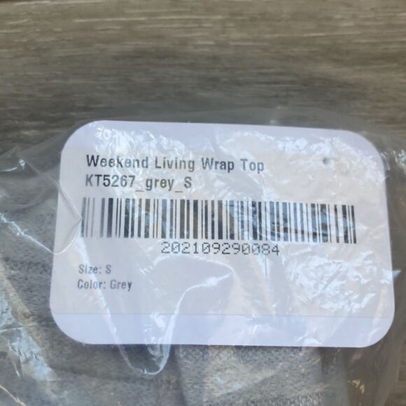 Lane 201 Weekend Living Wrap Top Grey S NWT in packaging - Picture 4 of 7
